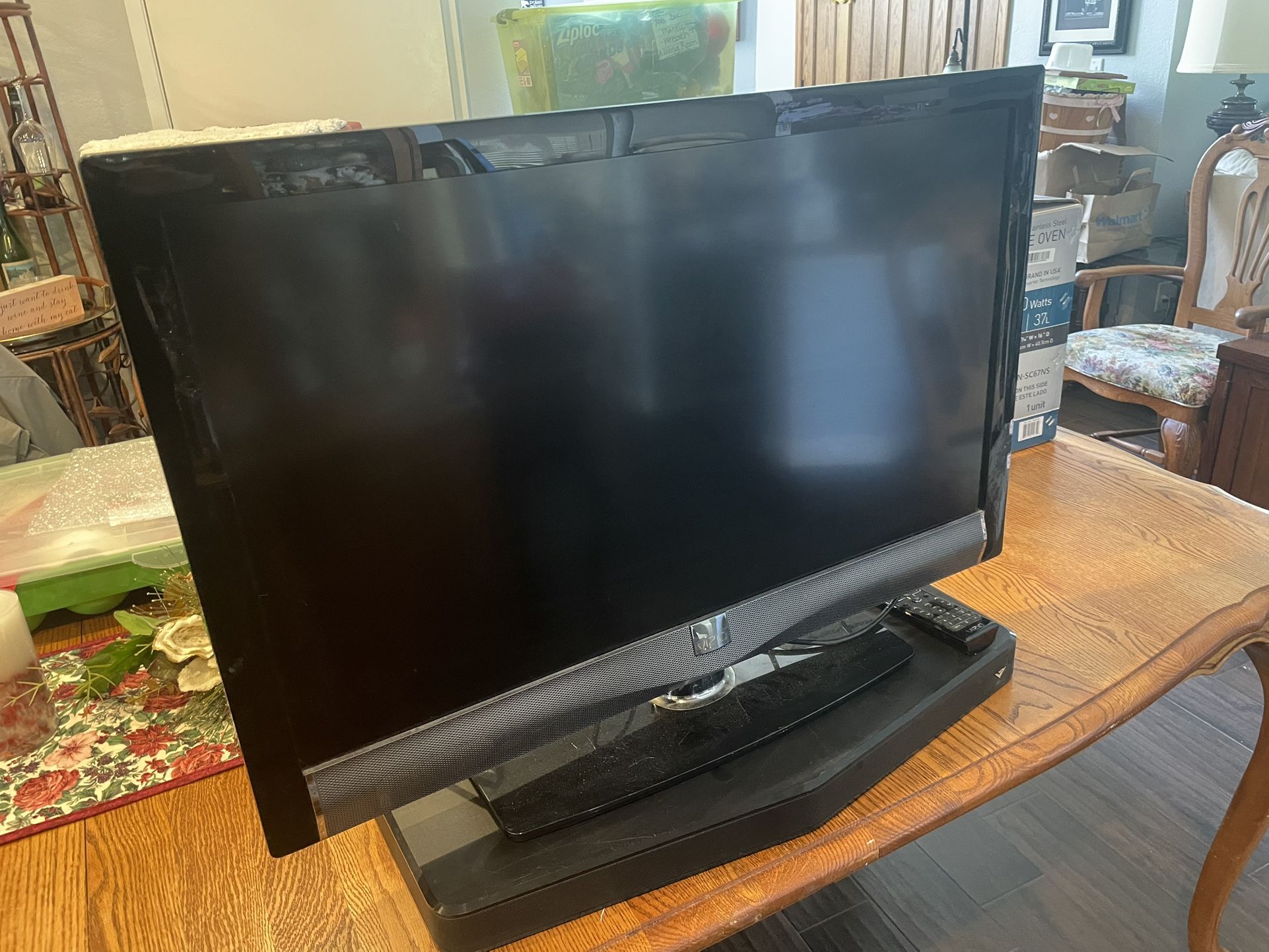 Vizio 32” LED TV & Vizio Speaker System