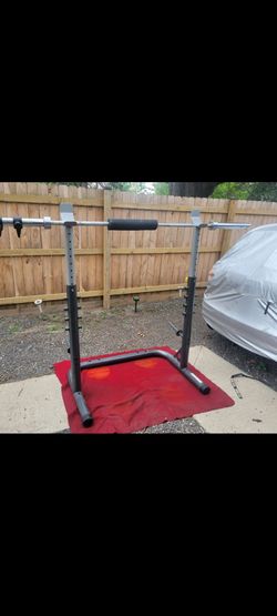 WEIDER SQUAT RACK  WITH SAFETY HOOKS AND 7' 45LB BAR 
11525 S HALSTED/ 7111.S WESTERN 
110$  CASH ONLY AS IS