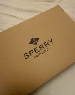 Men’s sperrys New in box never worn  10.5