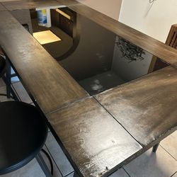 Dining table and Bartsools
