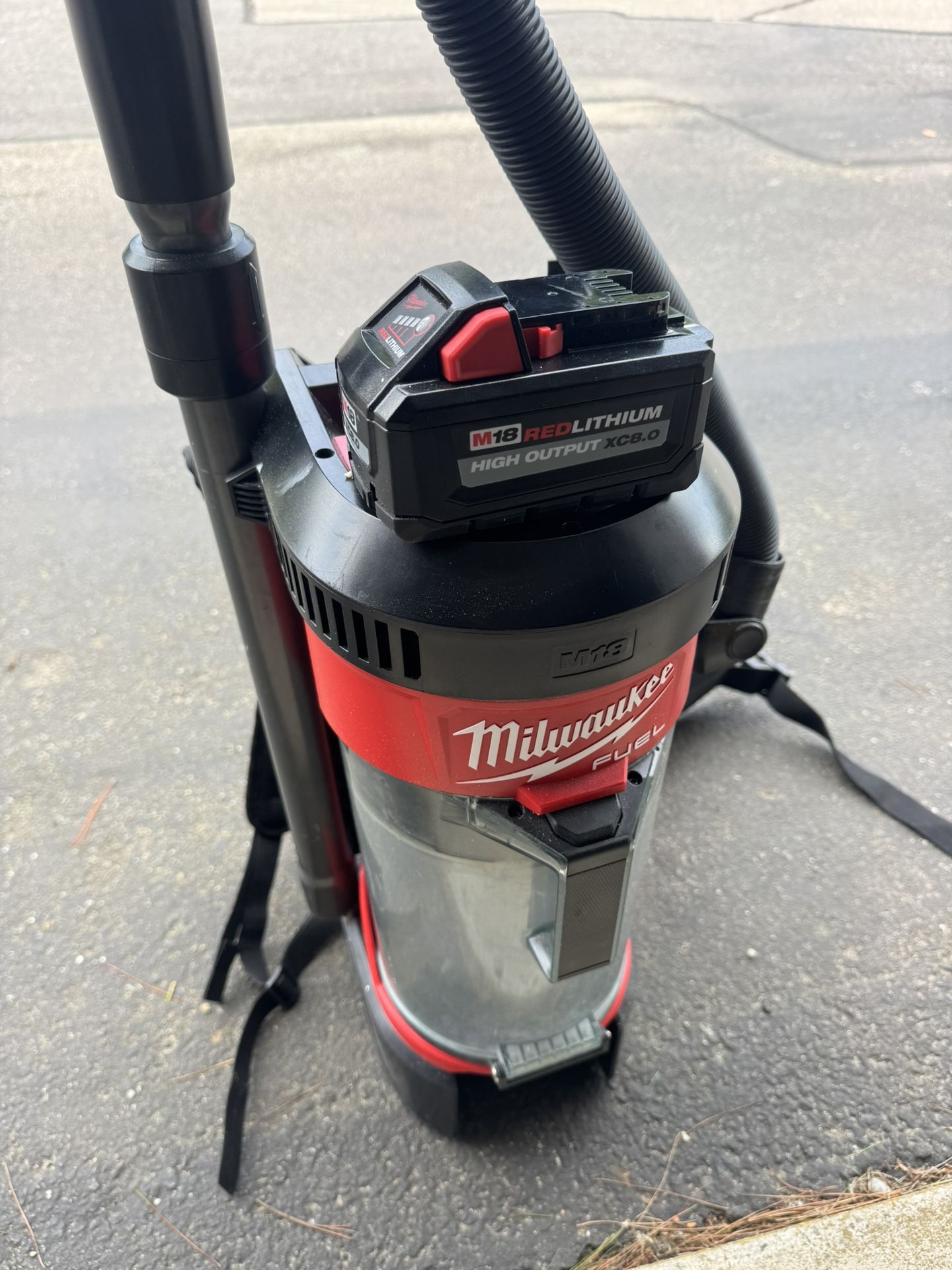 Milwaukee Backpack Vacuum/8.0 Batt+dual Charger