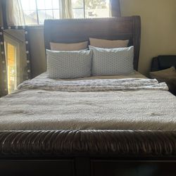 Bedroom Set (QUEEN)