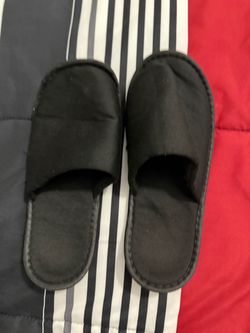 Black light weight carpet shoes 7 size.
