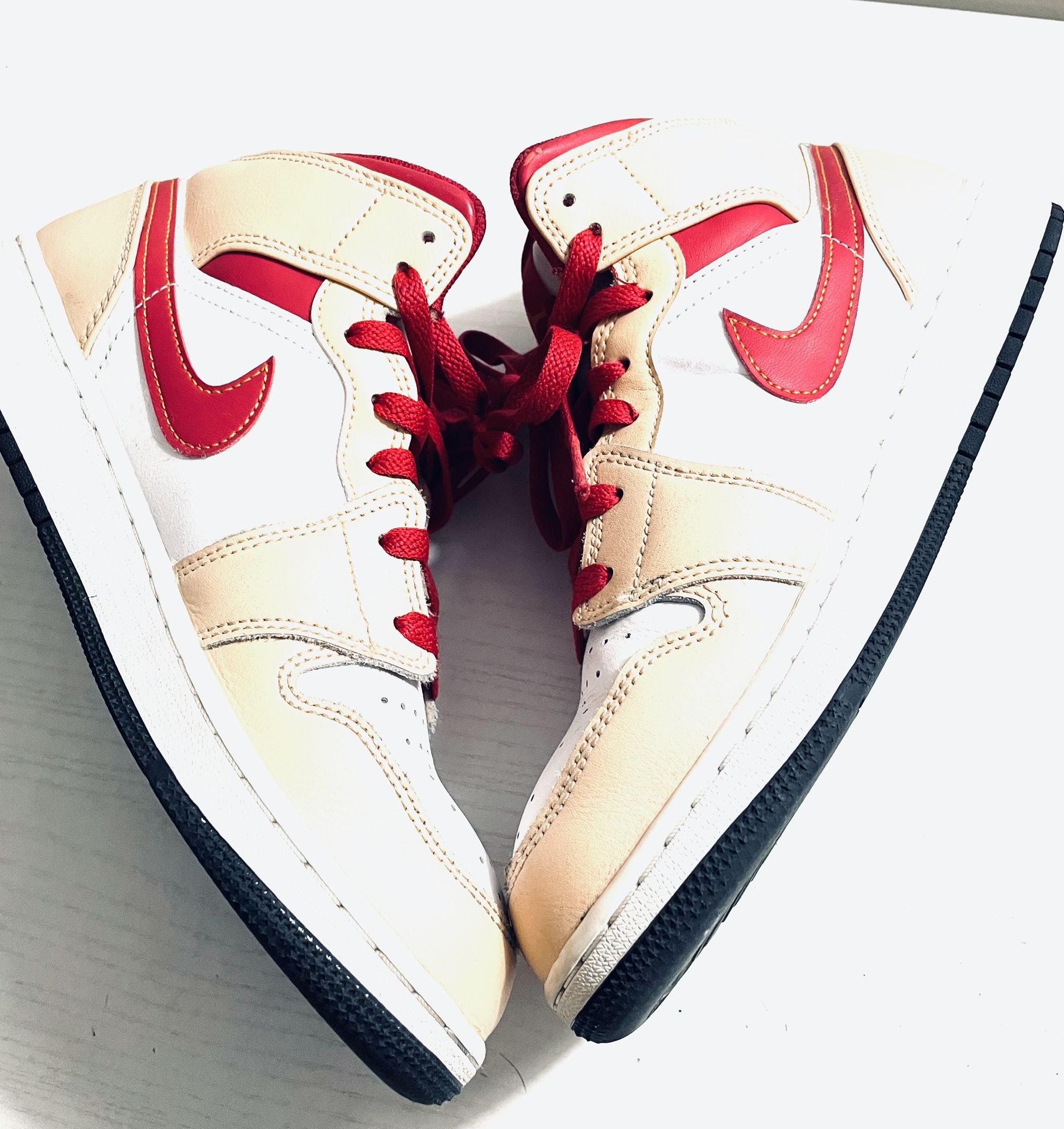 Nike Air Jordan 554724-201 Mid Light Curry Cardinal Red White Onyx Size US 7