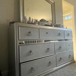 Queen Bed Frame With Drawer And Night Stand 