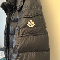 Moncler Sz 5 Navy Blue