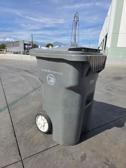 64g Rehrig Trash Can