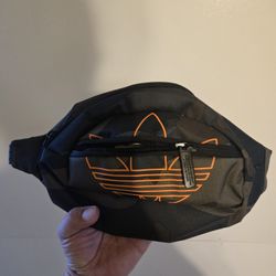 Adidas Fanny Waist Bag. 