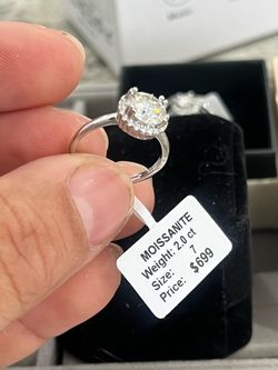 Anillo de moisaneta