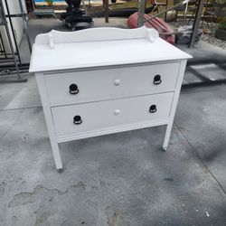 Entry Dresser