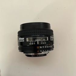 Nikon AF NIKKOR 24mm f/2.8