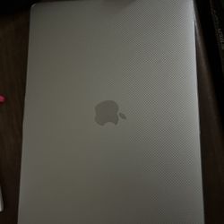 Apple MacBook Pro With Apple Mouse& Charger