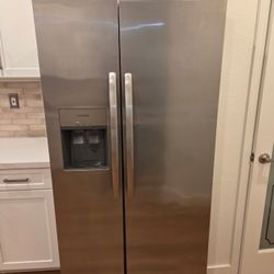 Frigidaire Fridge
