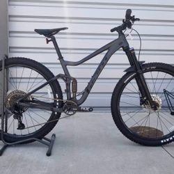 2022 Black Giant Stance Mountain Bike Dual Suspension 