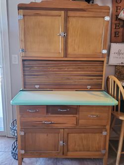 Antique Wood Hoosier Beautiful, Farmhouse 😍 ❤