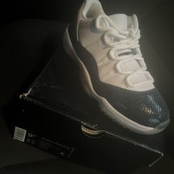 Blue Snake Skin 11s Size 9.5