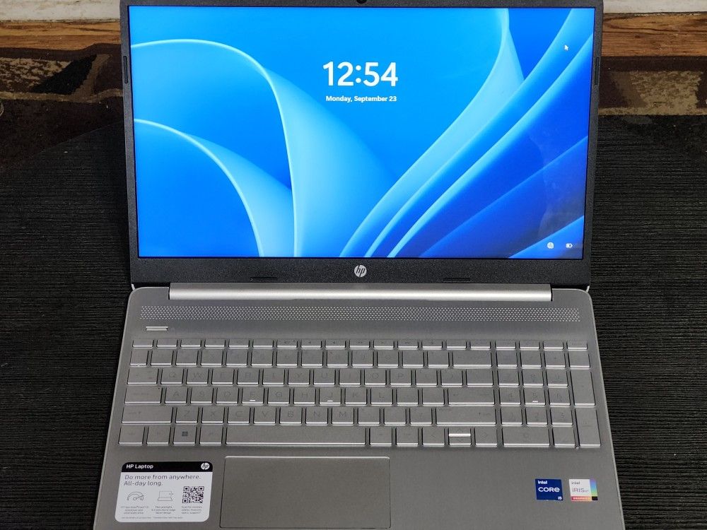 HP Laptop Including 💻 Charger 🔌 If It's Up Don't Ask If It's Still Available No Scratches Or Dents