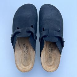 New! “Birkenstock Boston Style” NAOT Clogs Size 8.5