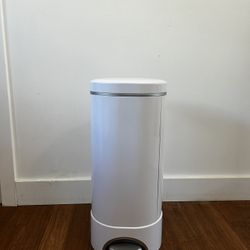 Munchkin diaper pail