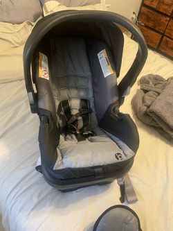 Baby Trend Infant Car Seat NEVER USED