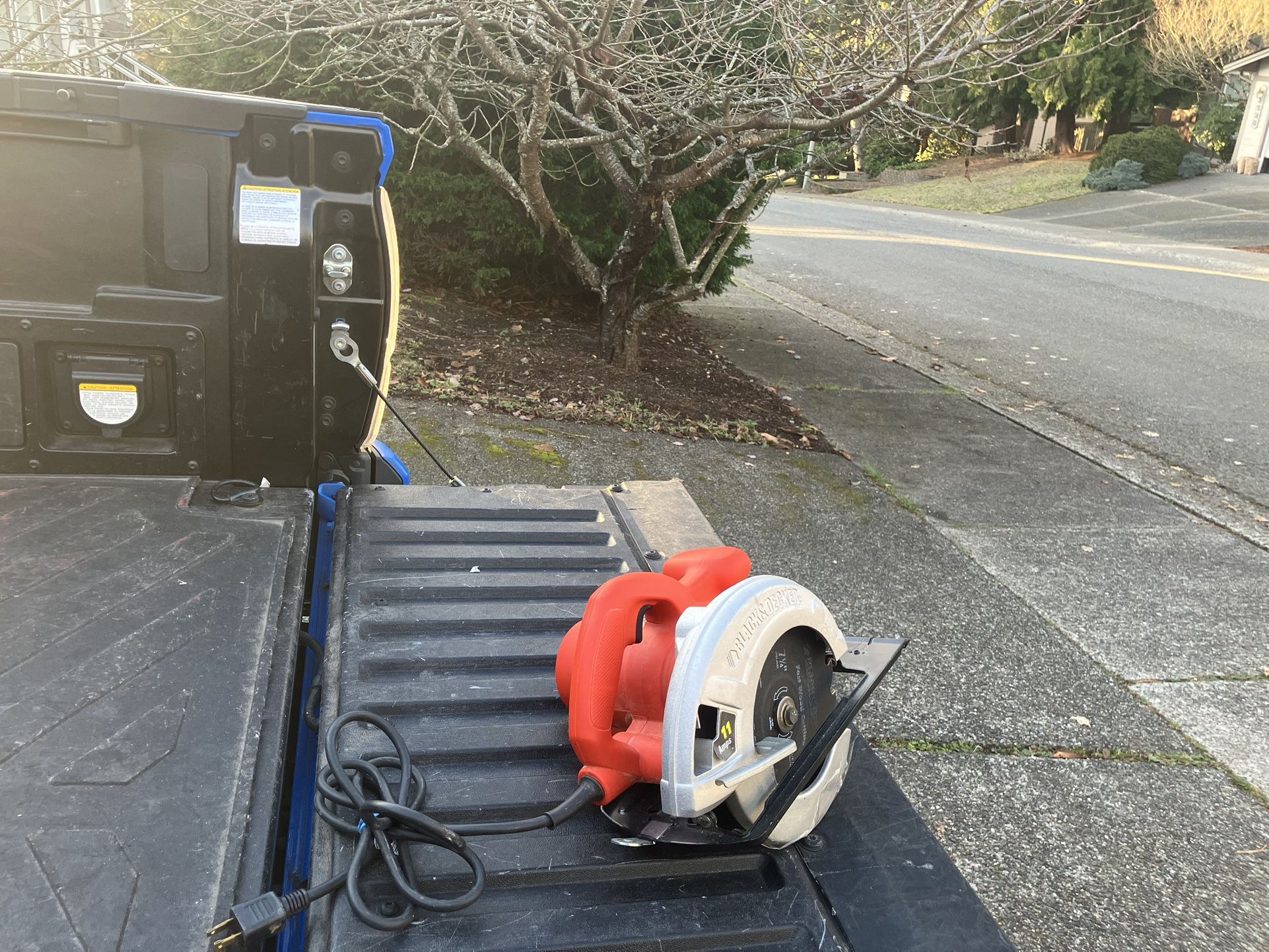 Black & Decker Electric Cord 7 1/4 Circular Skill Saw Like New