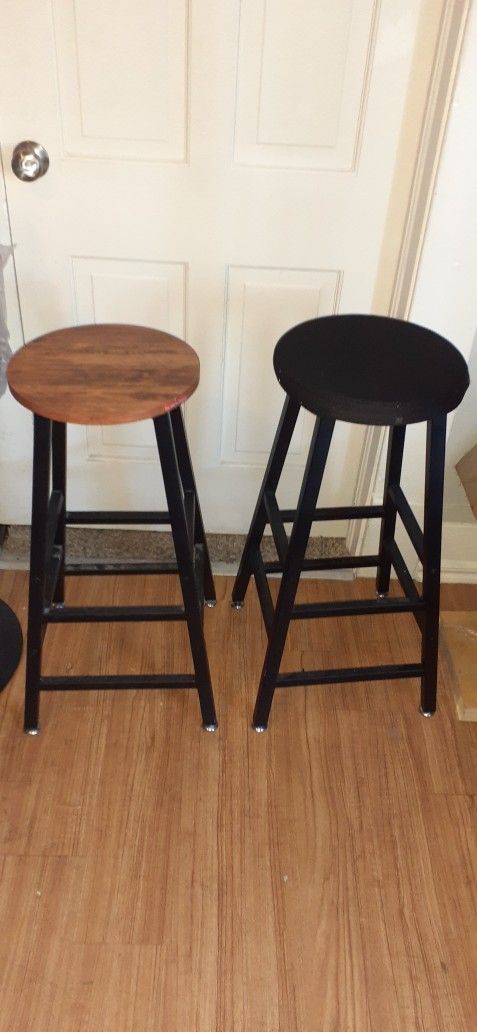 2 Bar Stools