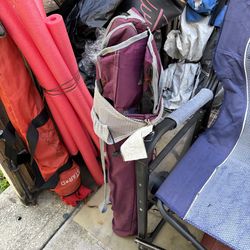 Miscellaneous beach or backyard chairs