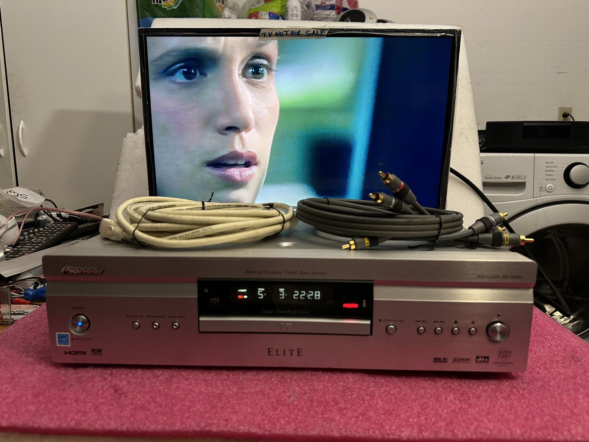 Pioneer Elite DV-79AVi MP3/CD/SACD (SUPER AUDIO CD ) DVD Player HDMI With Monster Cables