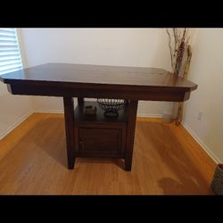 Kitchen Table  And Mirror 