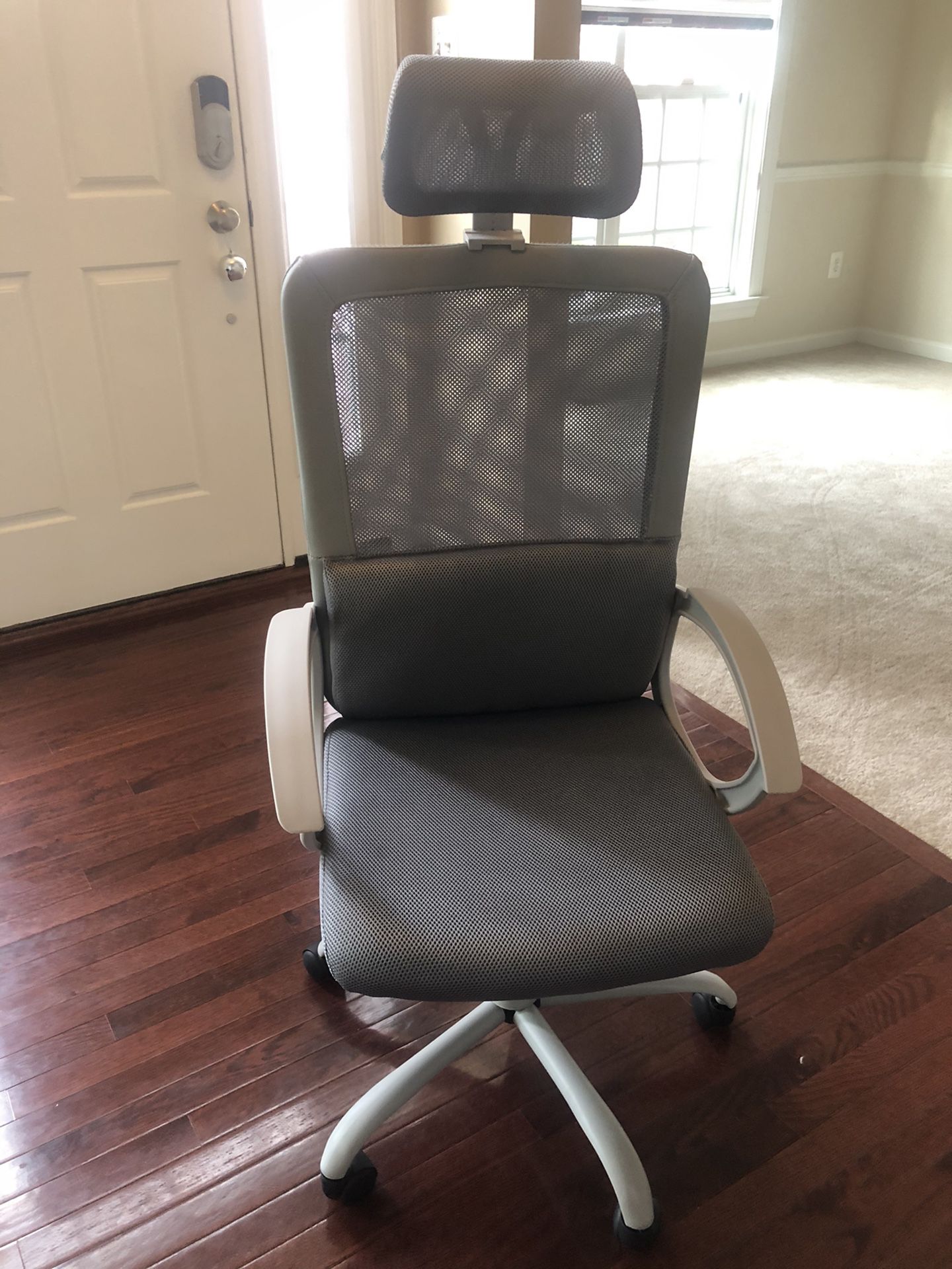 Adjustable Headrest Mesh Office Desk Chair