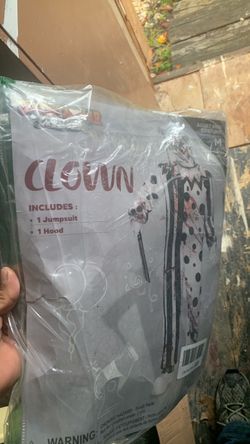 Halloween clown costumer