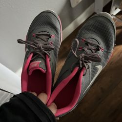 Nike Shoes Size 8.5