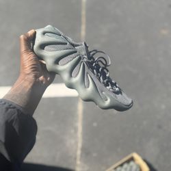 All 5 Shoes Come With Box 