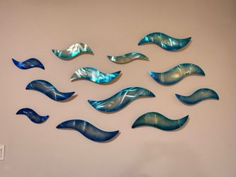 Blue wave decor