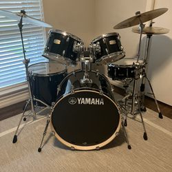 Yamaha Stage Custom Drum Set 