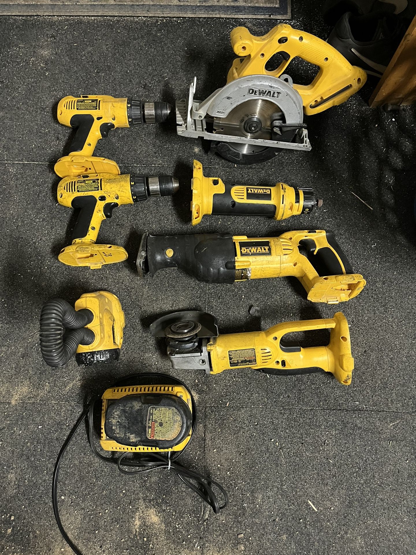 Dewault 18 Volt Cordless Tools.