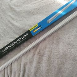 4' LED Integrated Lights