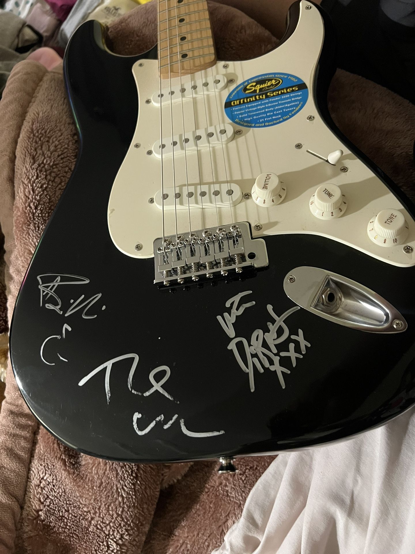 electric guitar signed by green day