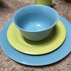 Dinnerware Set Of 8 Green And Turquoise 