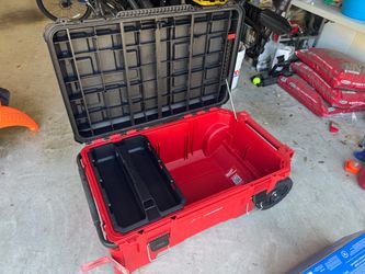 Milwaukee Rolling tool box