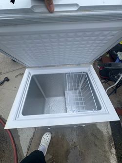 Magic Chef Freezer (perfect for family)