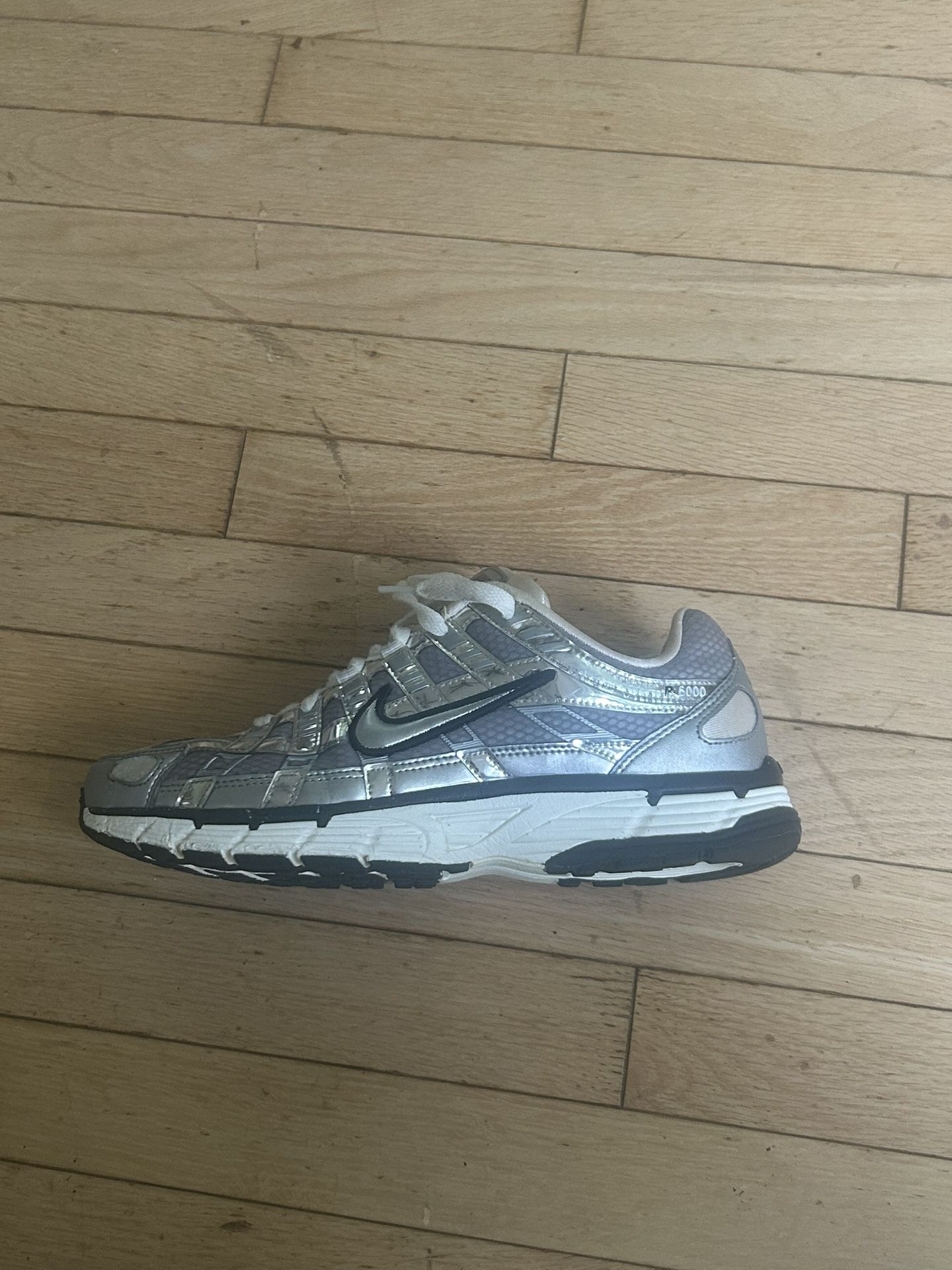 Nike p-6000 Metallic silver
