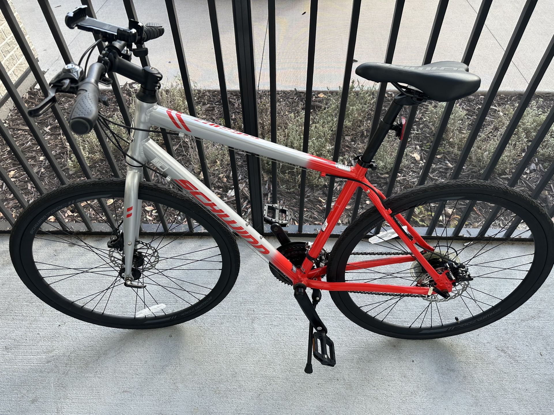 Schwinn Circuit 700c Schwinn 700c Men's Hybrid Bike Shop