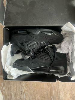 Air Jordan 4 “Black Cat” Size 9.5