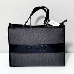 NEW GUESS PURSE 