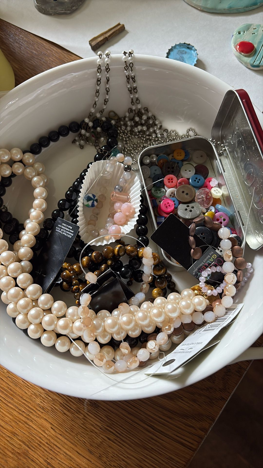 Jewelry Parts/beads/buttons