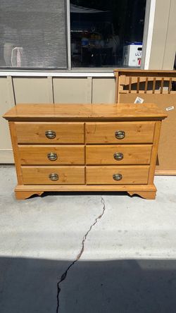 Dresser 6 drawers only $50
