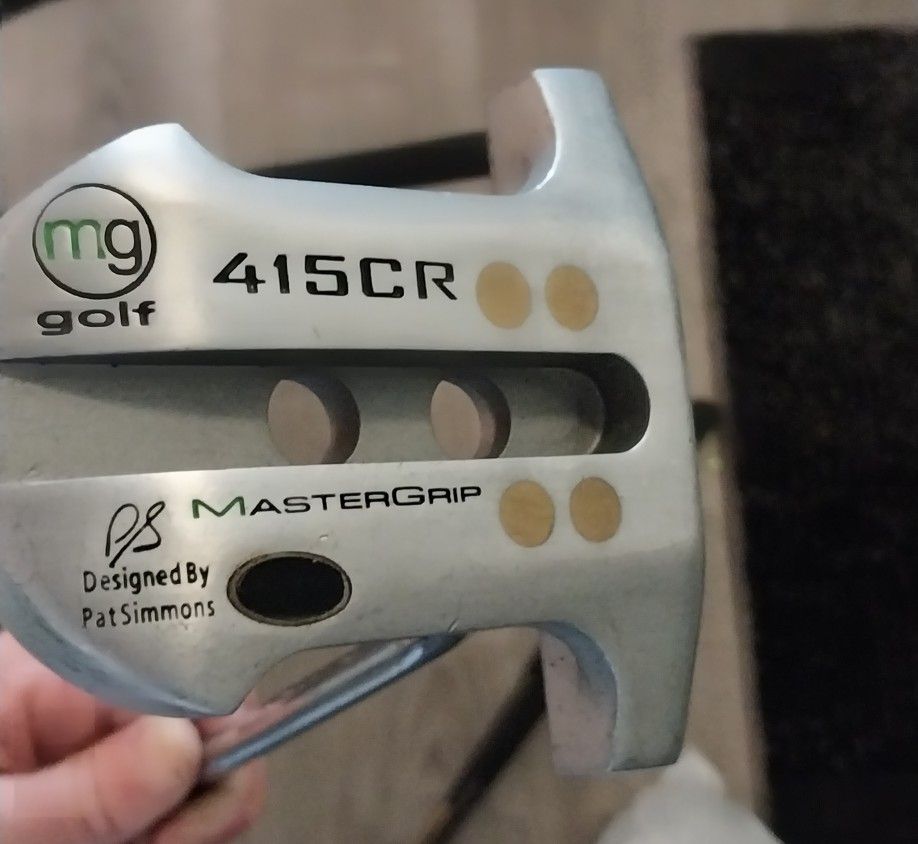 MG Golf 415CR Master Grip Putter