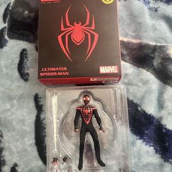 Mezco One 12 Ultimates Spider-Man