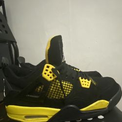Jordan 4s Retro Yellow Thunders 